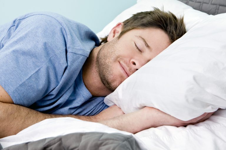 أسباب كثرة النوم ومعدل النوم الطبيعي