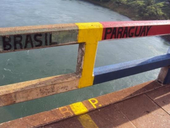 الحدود بين البرازيل والبارغواي
