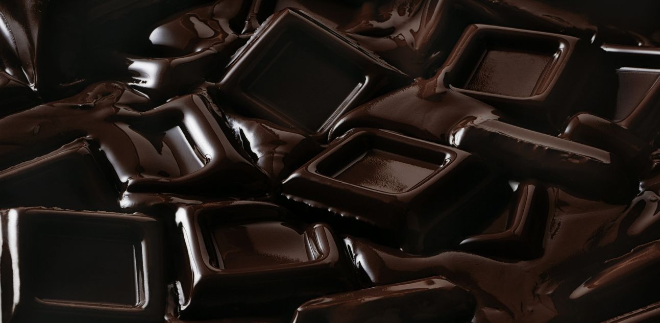 الشوكولا السوداء والقليل من الحلويات