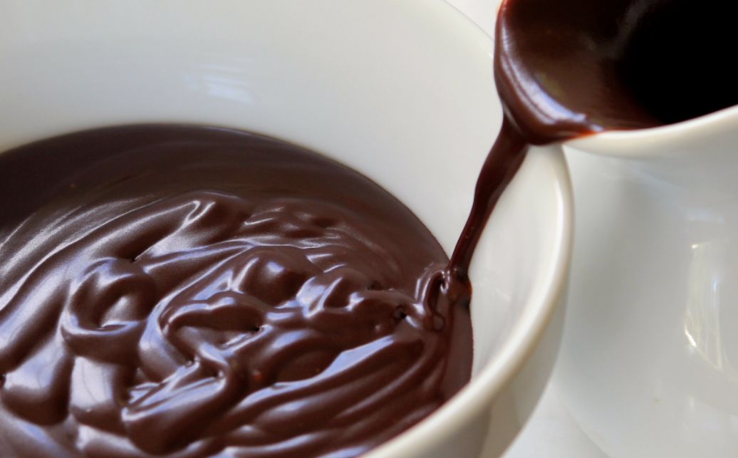 طريقة عمل صوص الشوكولا بالكاكاو البودرة مع النشاء