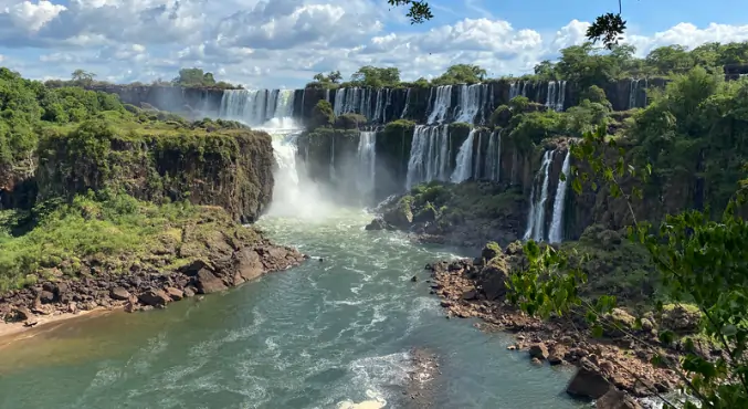 شلالات إجوازو (البرازيل والأرجنتين) Iguazu Falls
