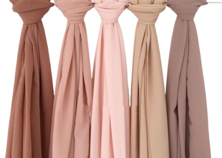 ألوان الحجاب المناسب للبشرة السمراء