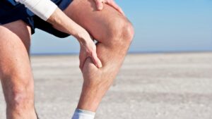 علاج التمزق العضلي في الساق