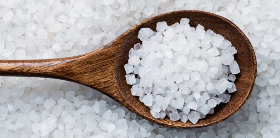 كيف تتخلص من الملح المشحون بالطاقة السلبية؟