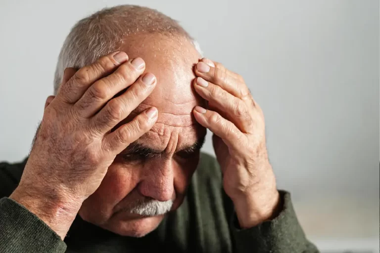 أعراض متلازمة توريت عند كبار السن