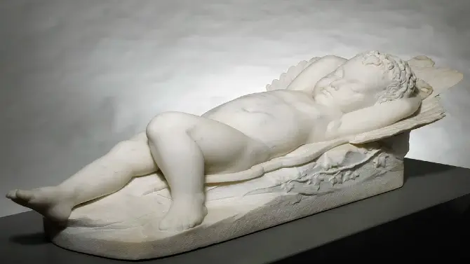 تمثال كيوبيد النائم الشهير